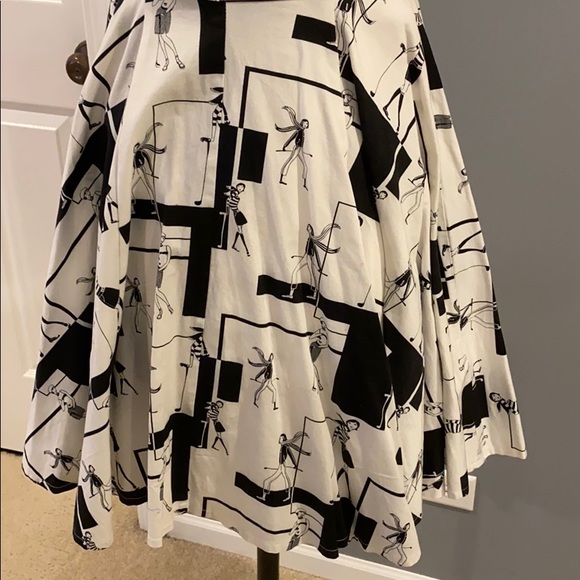 Dress - Picture 5 of 5